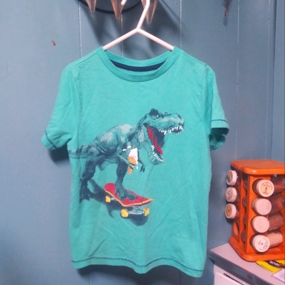 Bundle of dinosaur shirts - Picture 3 of 6